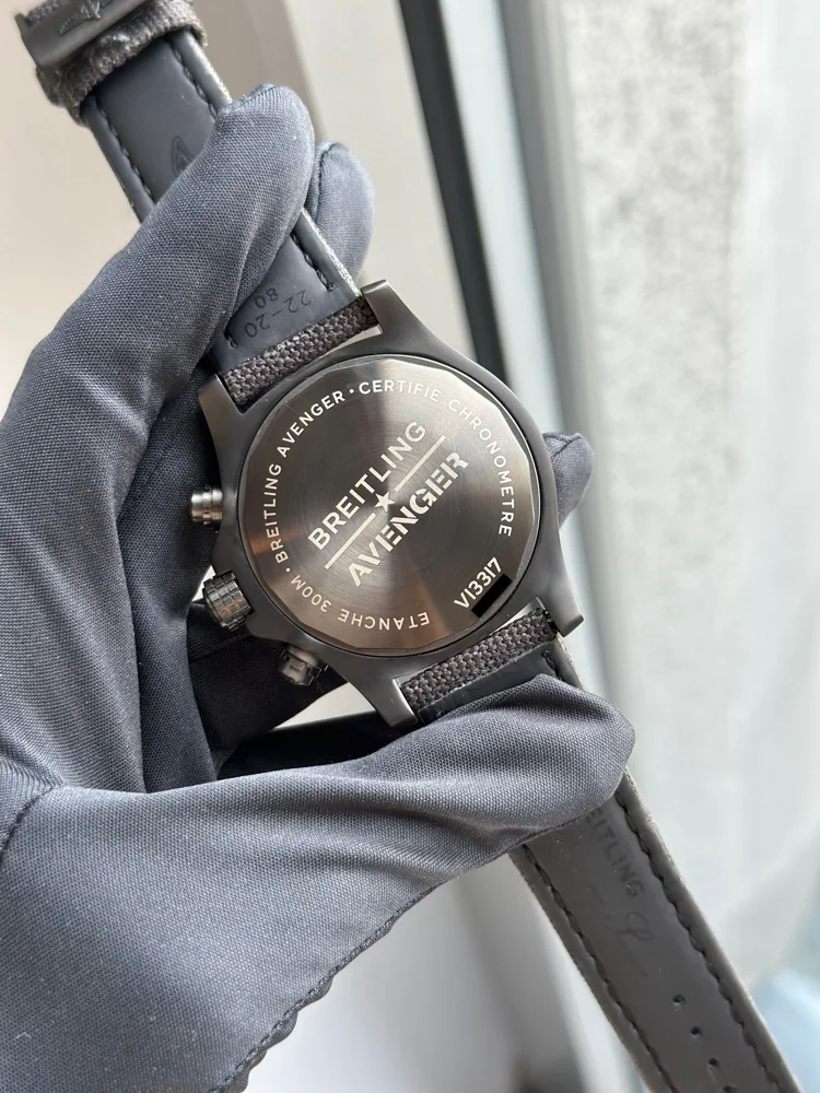 Breitling Avenger V13317101B1X2